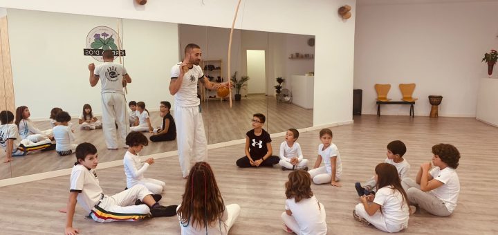 Centre Orella d'Ós a Olot. Capoeira infantil i adults.